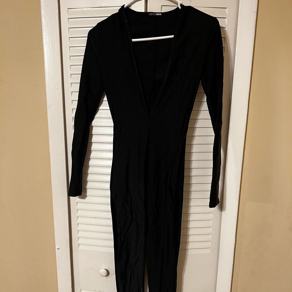XS Black V neck jumpsuit.
